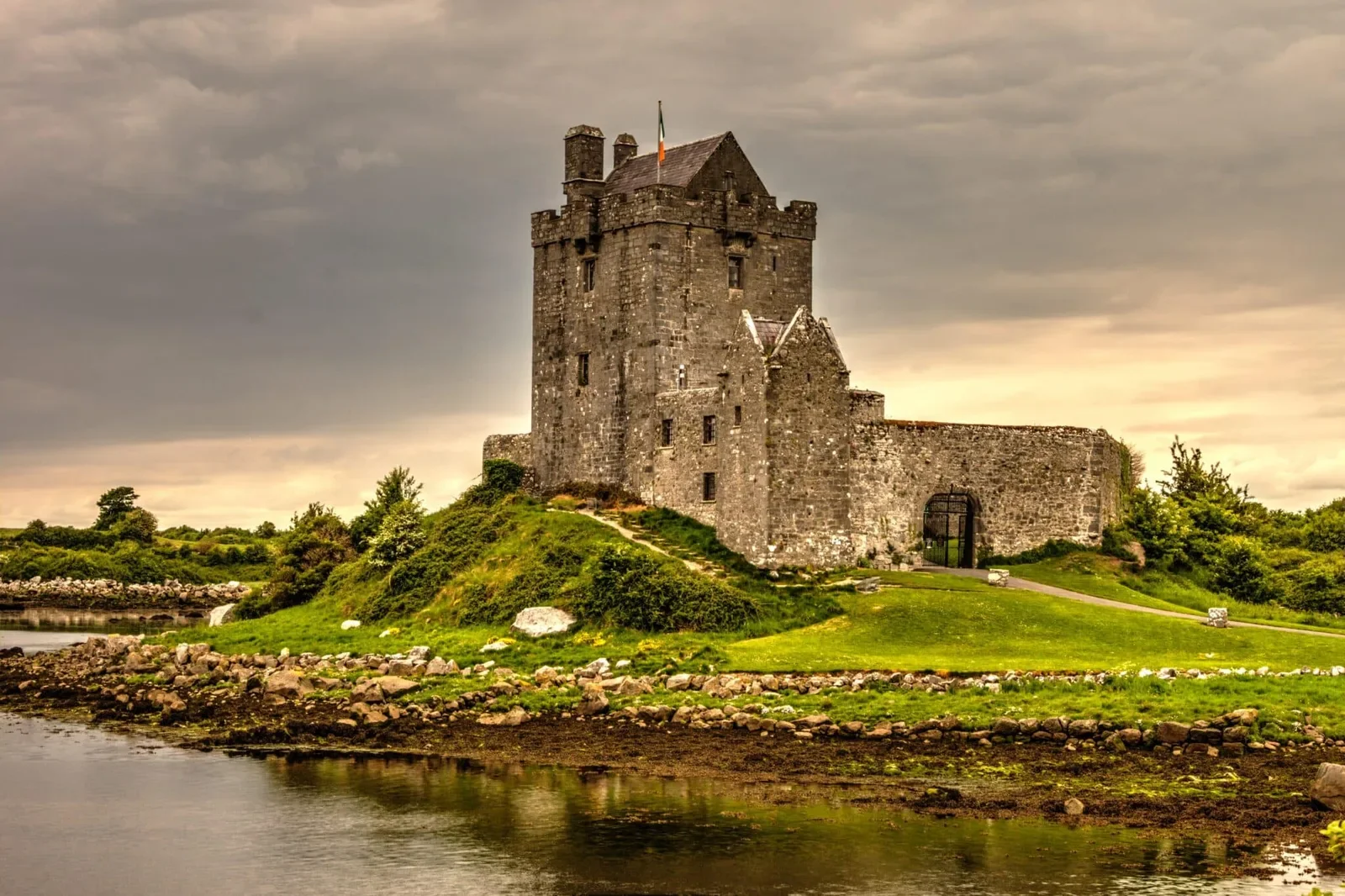 Dunguaire Castle